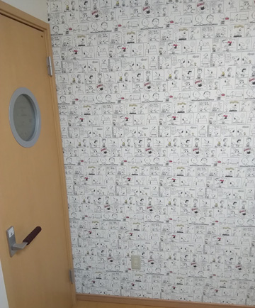 Peanutsスヌーピー壁紙貼り替えで孫の子供部屋をイエチェン イエチェン
