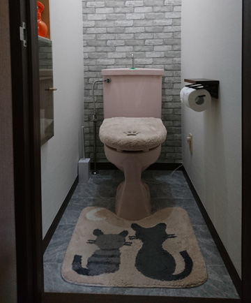 築年数の古いトイレ タイル壁 玉石床を予算内でdiyリフォーム イエチェン